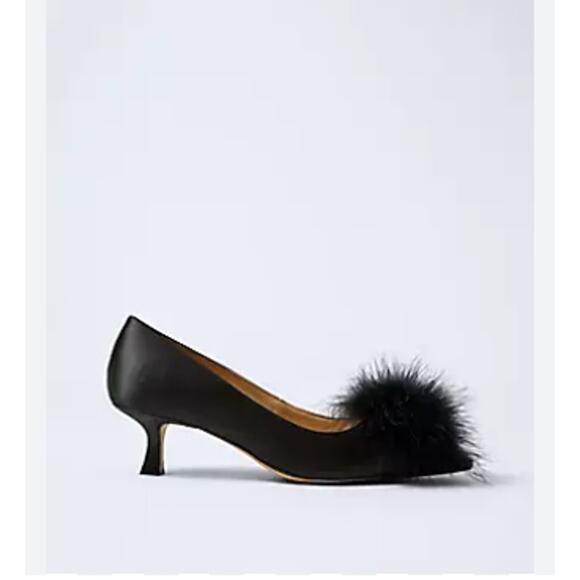 NWOB Ann Taylor Nip Toe Black Suede Kitten Heel 7 - Picture 1 of 5